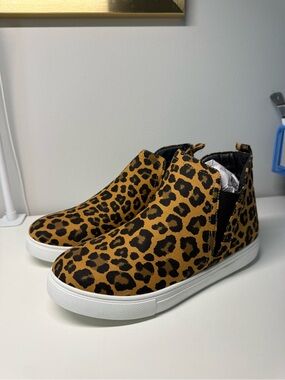 Bella Marie Leopard Slip On Sneaker - Size 8.5